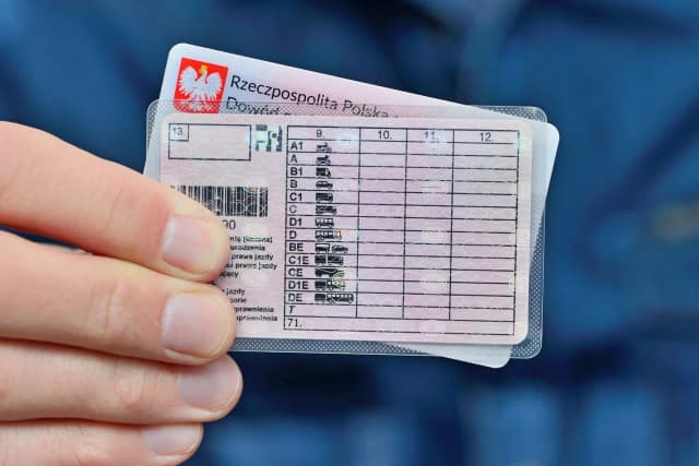 Prawo jazdy na motor ile lat? Sprawdź minimalne wymagania wiekowe