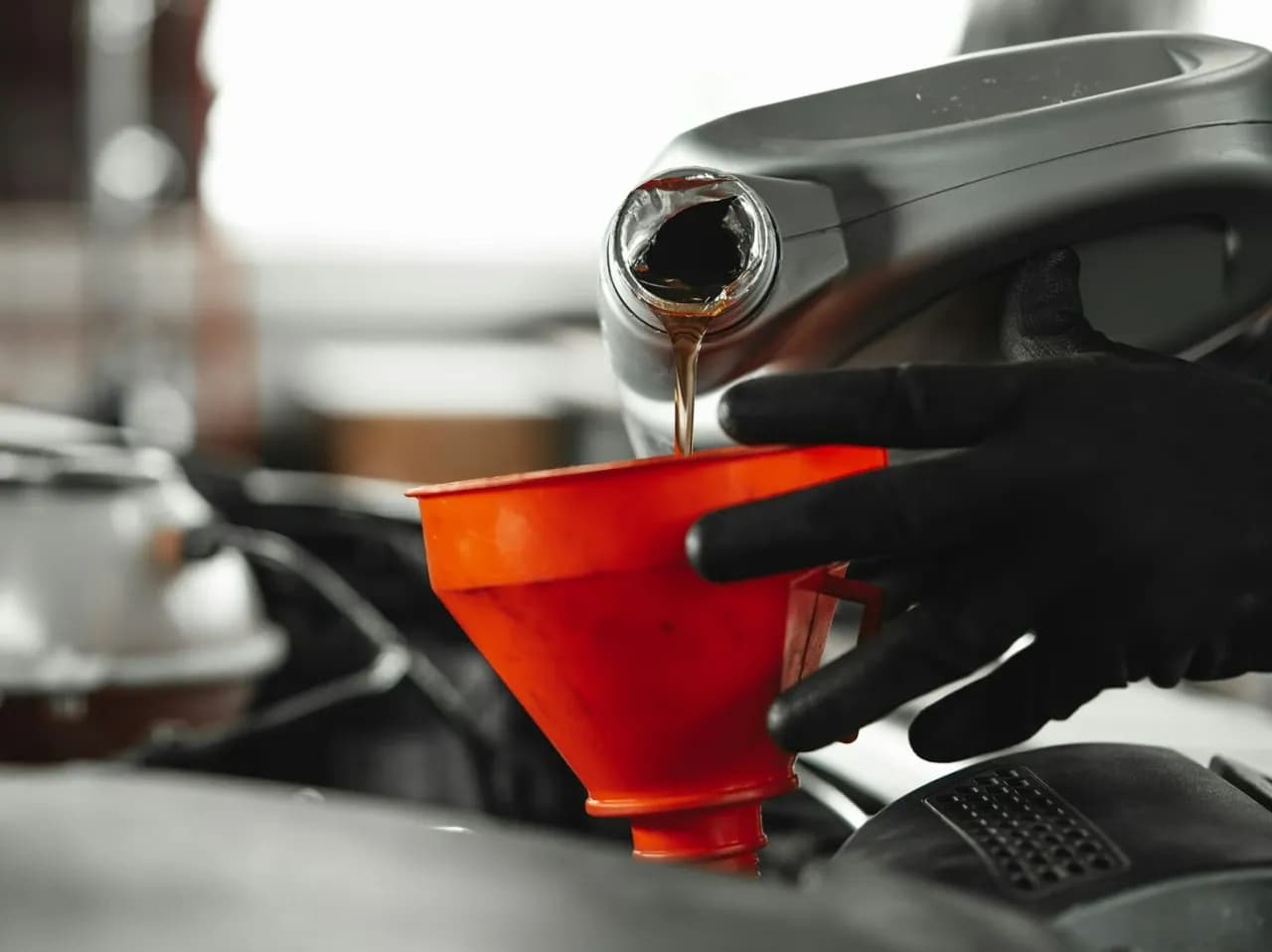 Jaki olej do Citroena C4 1.4 benzyna, aby uniknąć kosztownych napraw?