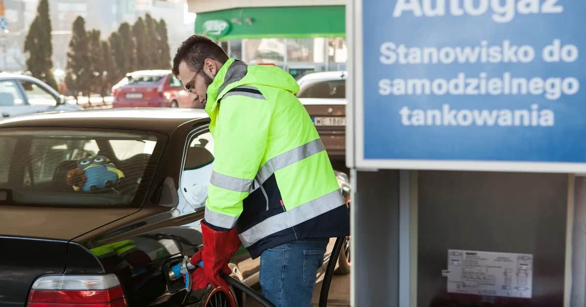 CNG i hybryda – co to jest i jak wpływają na środowisko?